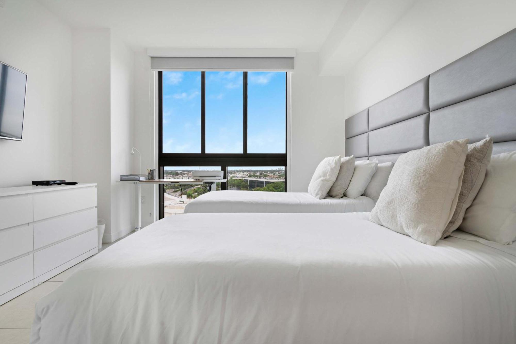 Ferienhaus La Central- Cityplace Doral And Across From A Park